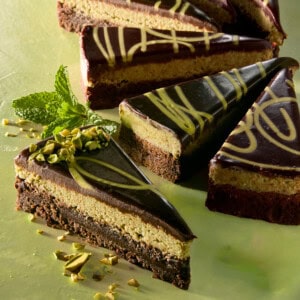 DEVONSHIRE® Dubai-Style Chocolate Torte 
